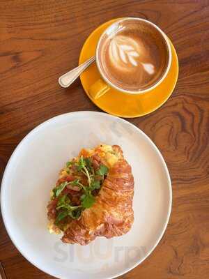 York Cocktail Bar And Bistro