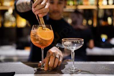 York Cocktail Bar And Bistro