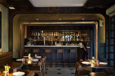 York Cocktail Bar And Bistro