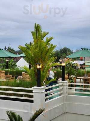 Royal Palm Resto And Coffee