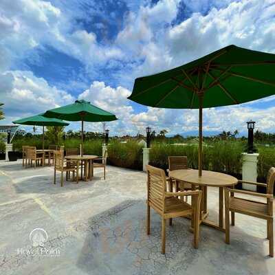Royal Palm Resto And Coffee