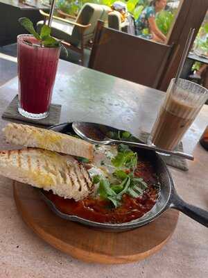 Two Face / Coffee & Brunch