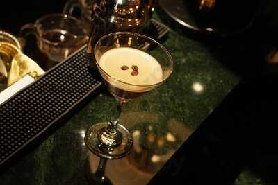 Mantra Pool Academy & Lounge