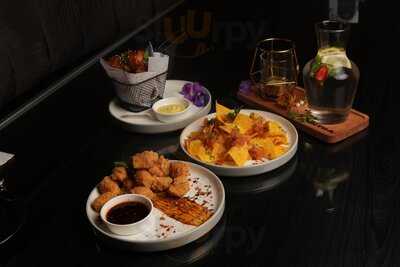 Mantra Pool Academy & Lounge