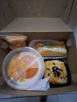 Rita Roti Snack Box And Cookies