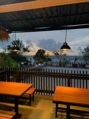 Daitokyo Sakaba, Legian