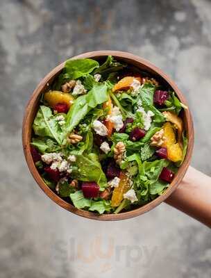Oasis Salads & More