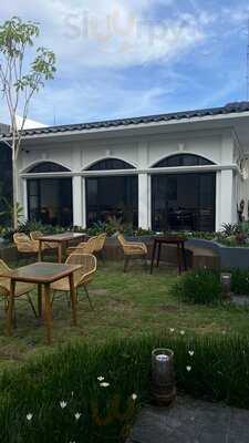 Walter Coffee & Eatery