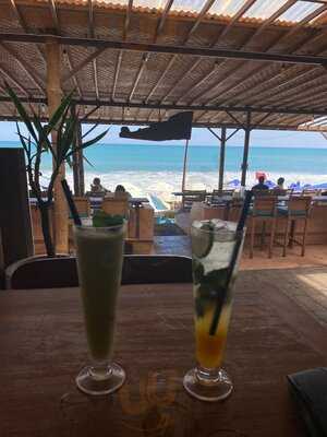 Jempinis Beach Bar