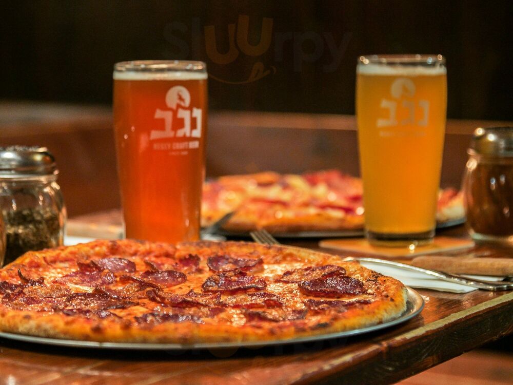 ‪crust Pizza Bar‬
