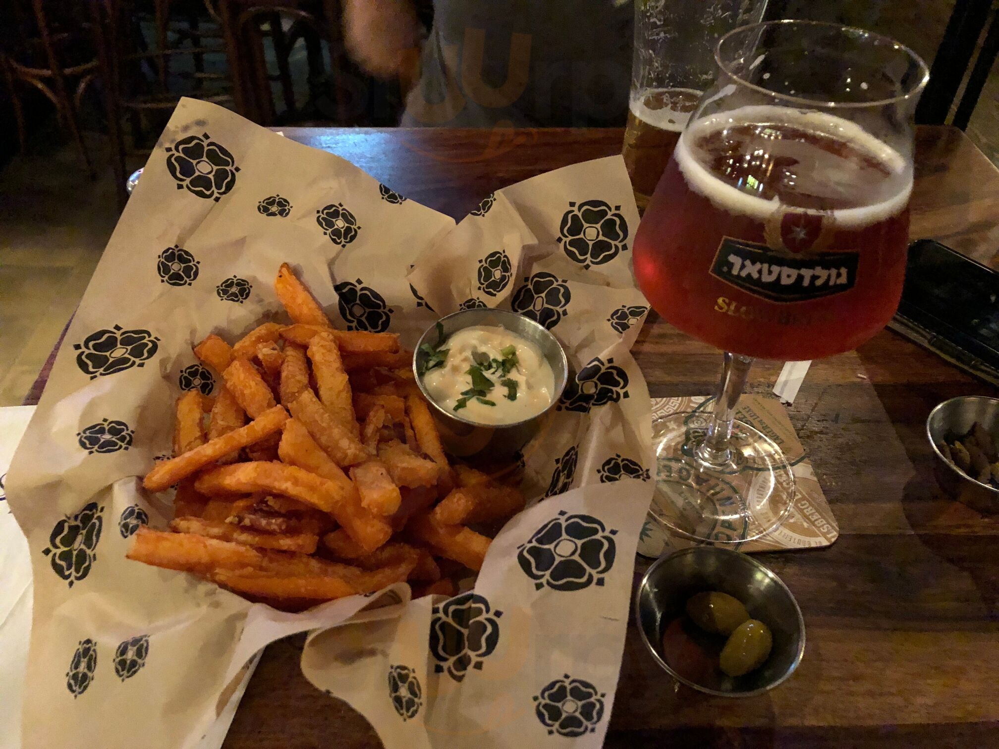 ‪sheffield Public House‬