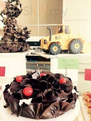 Momo Cafe - Courtyard By Marriott Pune Chakan