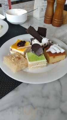 Momo Cafe - Courtyard By Marriott Pune Chakan