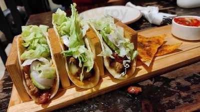 8th Day Cafe & Bakery