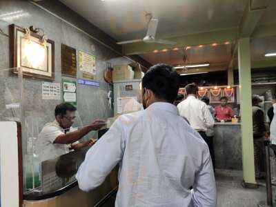 Brahmin's Coffee Bar