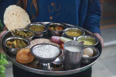 Kansar Kathiyawadi Thali Restaurant