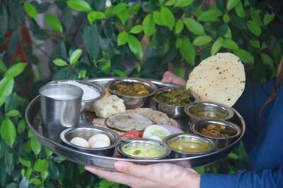 Kansar Kathiyawadi Thali Restaurant