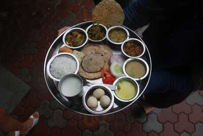 Kansar Kathiyawadi Thali Restaurant
