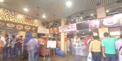 Kunjvihar Vada Pav Shop
