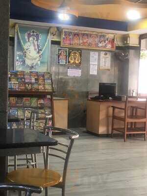 Hotel Saravana Bhavan Restaurant