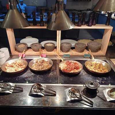 Momo Cafe - Courtyard By Marriott Pune Chakan