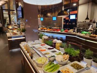 The Square - Food Outside The Box