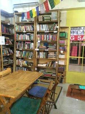 Pagdandi Books Chai Cafe