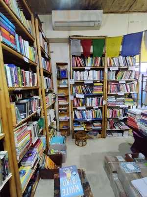 Pagdandi Books Chai Cafe