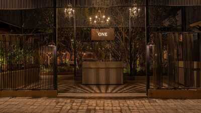 1 Lounge And Restaurant