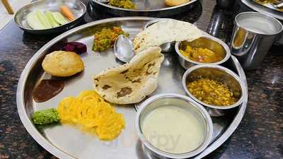 Mayur Thali