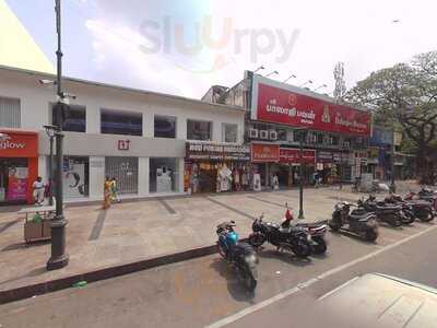 Shri Balaajee Bhavan