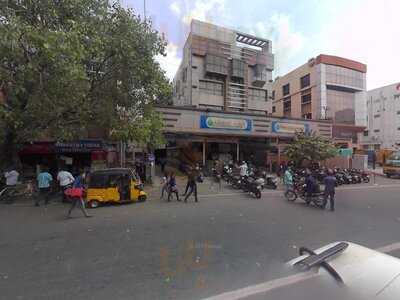 Hotel Saravana Bhavan Restaurant