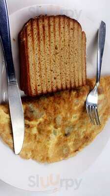 Yogi Tree Restaurant & Cafe