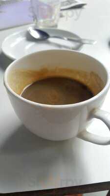 Yogi Tree Restaurant & Cafe