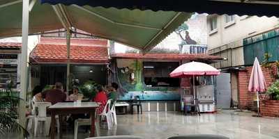 Yogi Tree Restaurant & Cafe