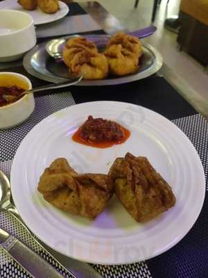 Rahul Restaurant & Bar