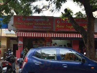 Hari Super Sandwich
