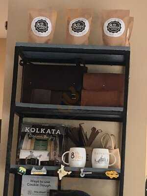 8th Day Cafe & Bakery