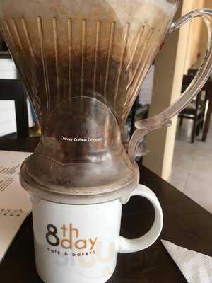 8th Day Cafe & Bakery