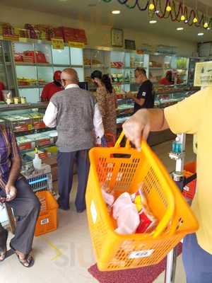 Kaka Halwai Sweets & Namkeen