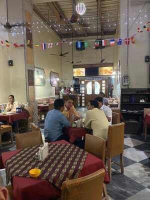 New Cathay Bar & Restaurant