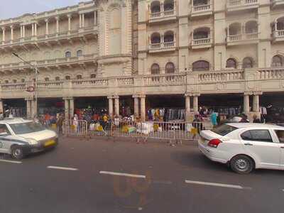 New Cathay Bar & Restaurant