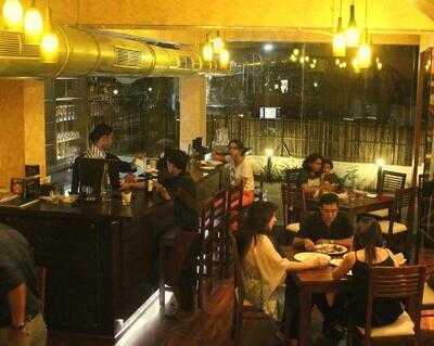 Trois Kitchen & Wine Bar