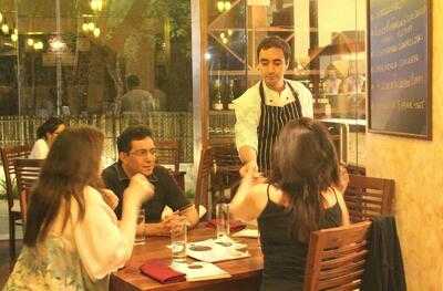 Trois Kitchen & Wine Bar