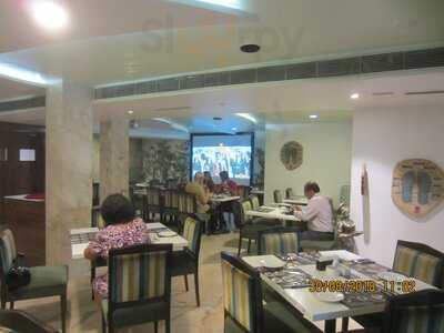 La Woods Hotel Restaurant