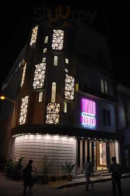 La Woods Hotel Restaurant