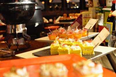 The Orient- Lounge And Dining