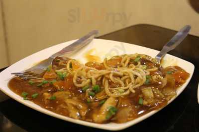 Nik's The Momolicious