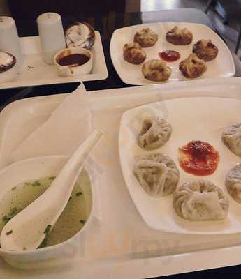 Nik's The Momolicious