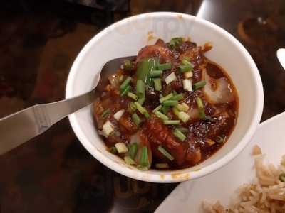 Nik's The Momolicious